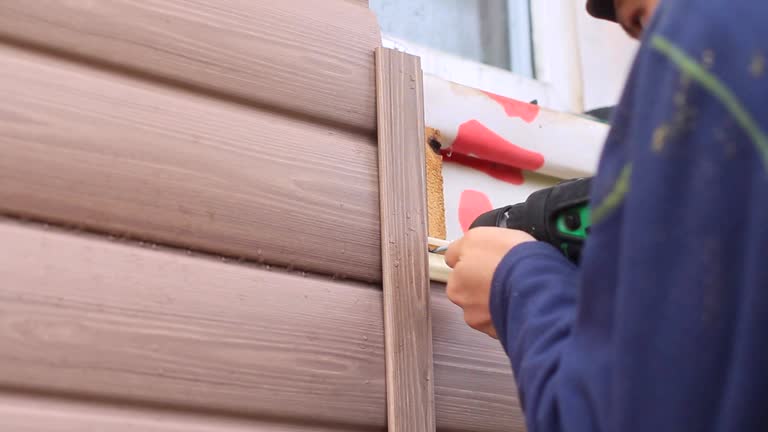 Affordable siding repair and maintenance services in Sweeny, TX